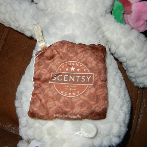 Scentsy Buddy Sweetie Pie the Lamb Mochadoodle scent !! - Picture 6 of 6